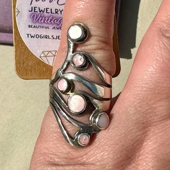 Vintage Sterling Silver Pink Mother of Pearl Asymmetrical Swirl Ring - Picture 3 of 4